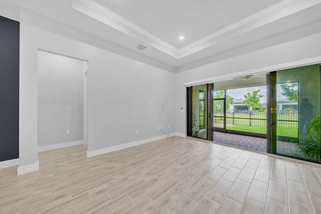 15 Living Area (2)