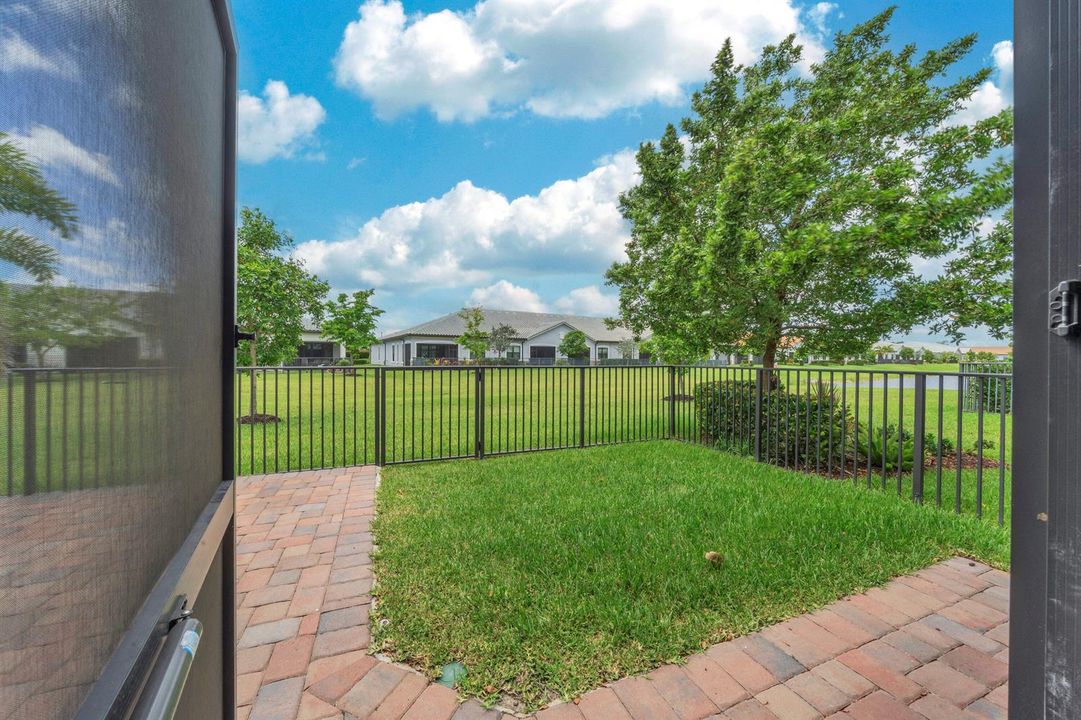 12 Patio (3)