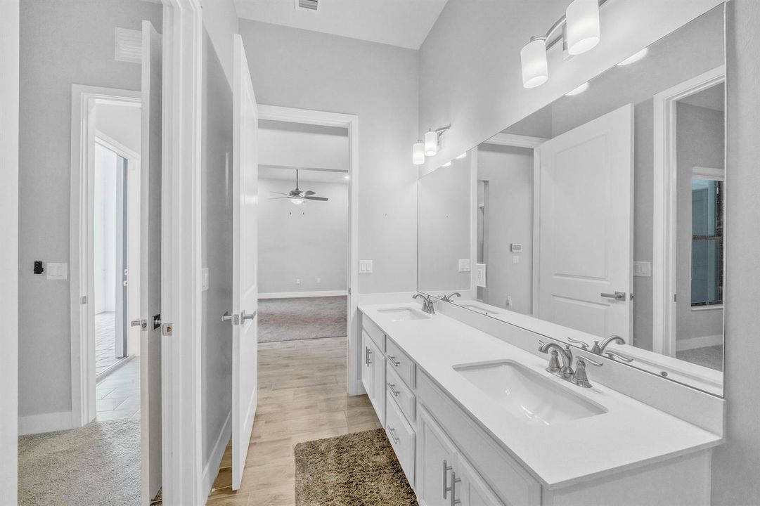 6 Guest Bathroom (2)