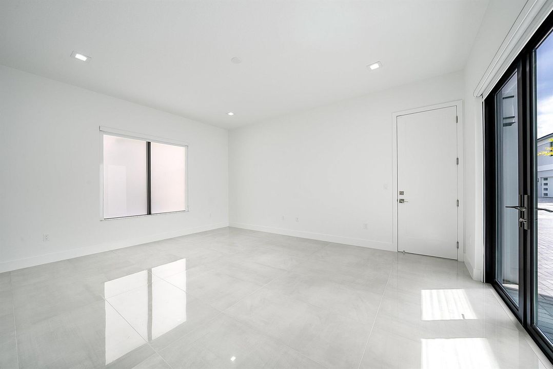 022-8561CrystalDownsAvenue-BocaRaton-FL-