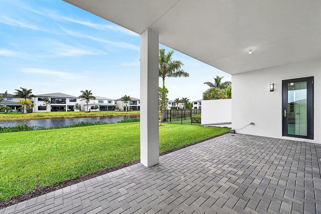 054-8561CrystalDownsAvenue-BocaRaton-FL-