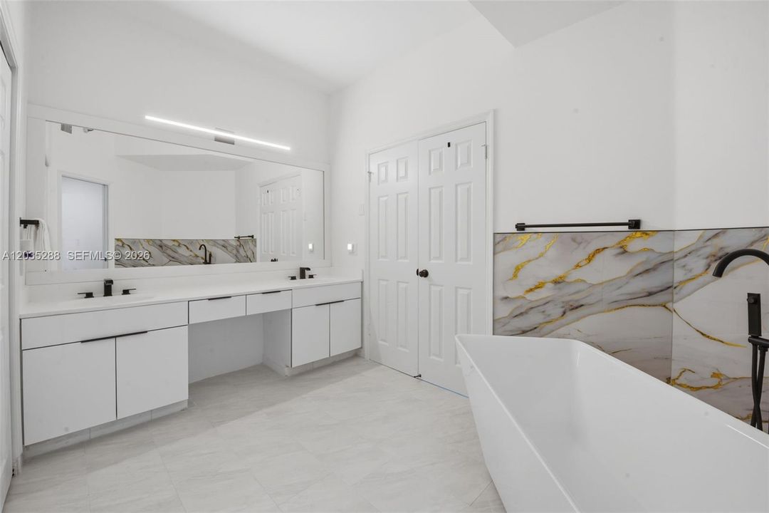 For Rent: $5,000 (2 beds, 2 baths, 1464 Square Feet)