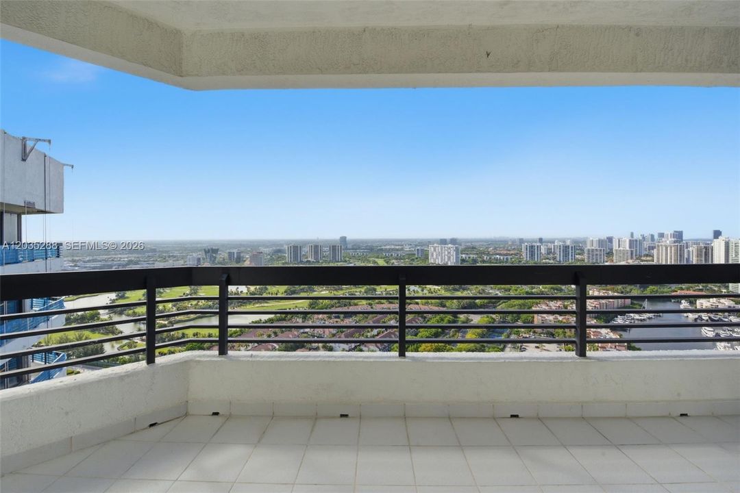 For Rent: $5,000 (2 beds, 2 baths, 1464 Square Feet)
