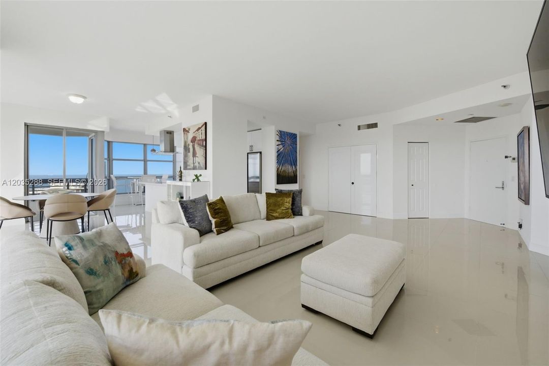 For Rent: $5,000 (2 beds, 2 baths, 1464 Square Feet)