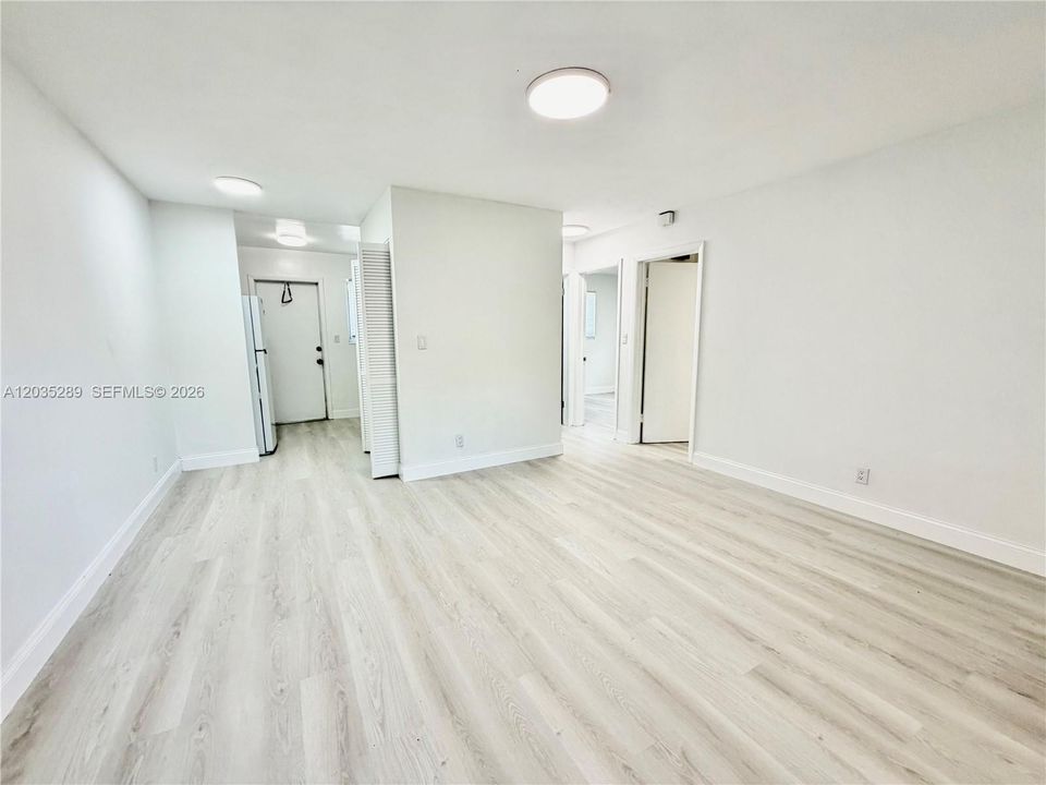 For Rent: $1,700 (2 beds, 1 baths, 649 Square Feet)