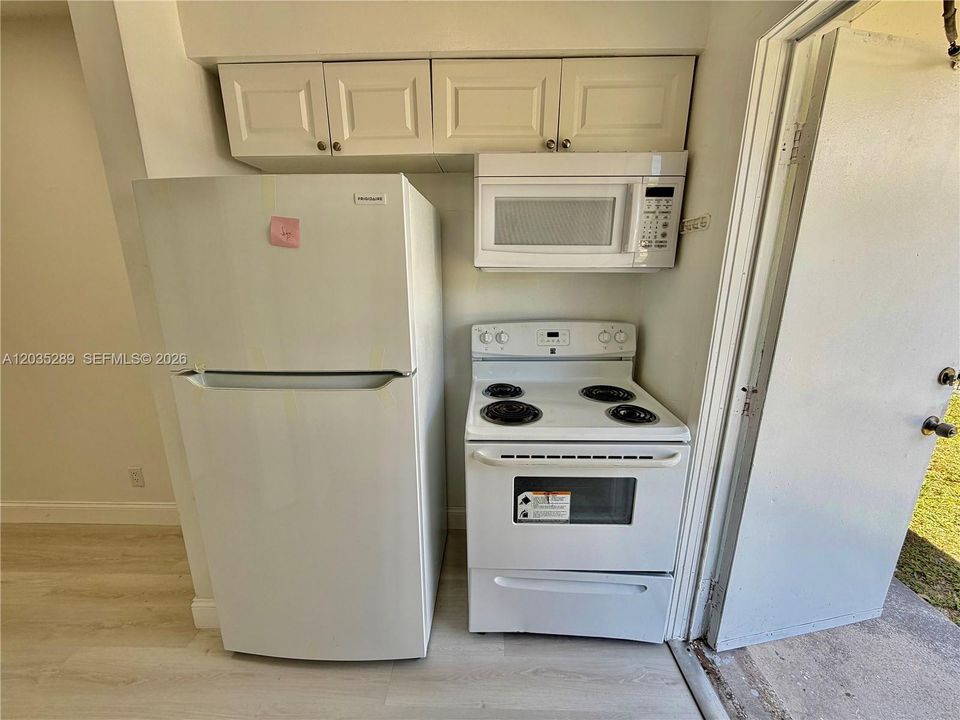 For Rent: $1,700 (2 beds, 1 baths, 649 Square Feet)