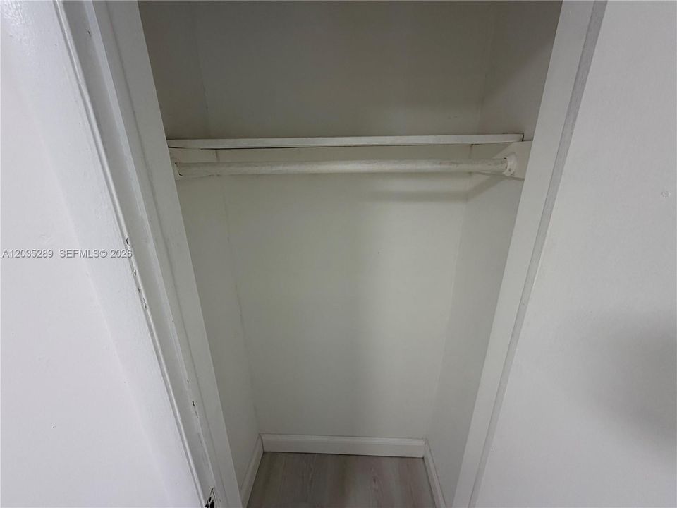 For Rent: $1,700 (2 beds, 1 baths, 649 Square Feet)