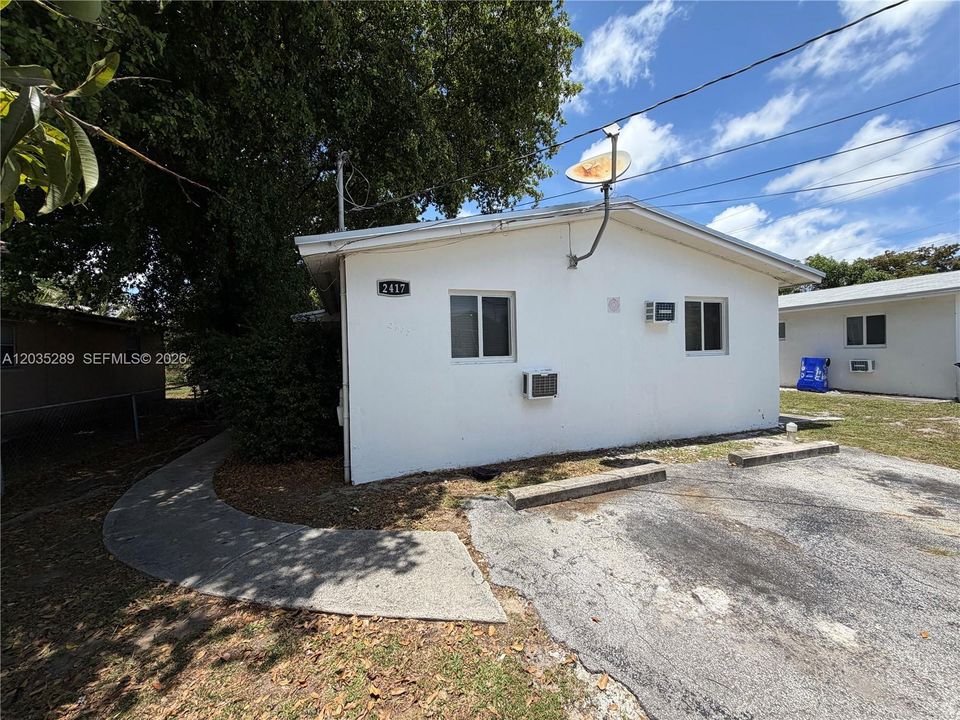 For Rent: $1,700 (2 beds, 1 baths, 649 Square Feet)