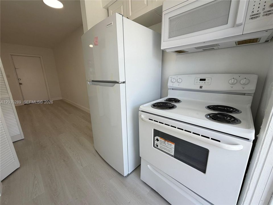 For Rent: $1,700 (2 beds, 1 baths, 649 Square Feet)