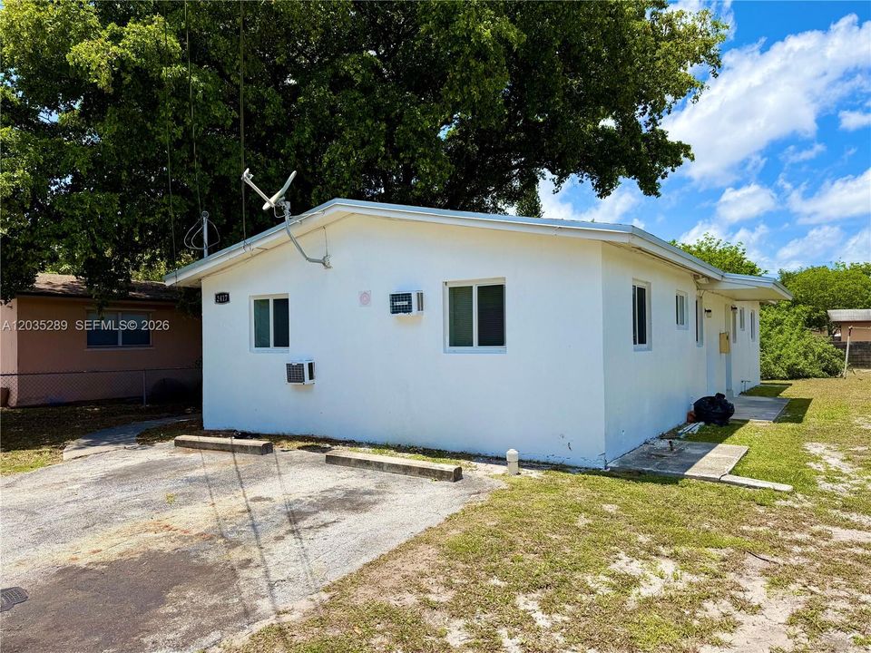 For Rent: $1,700 (2 beds, 1 baths, 649 Square Feet)