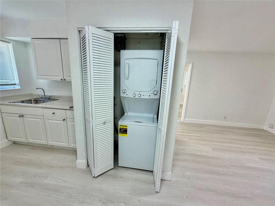 For Rent: $1,700 (2 beds, 1 baths, 649 Square Feet)
