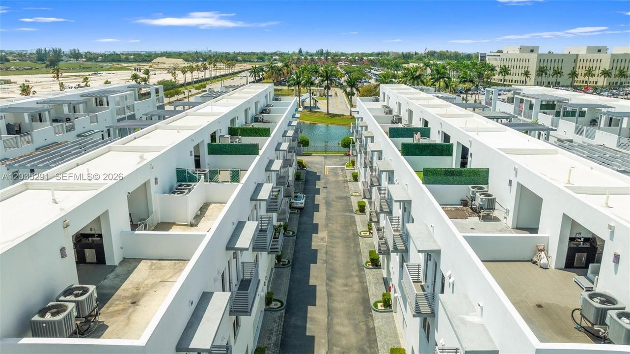 En Venta: $925,000 (4 camas, 3 baños, 2408 Pies cuadrados)