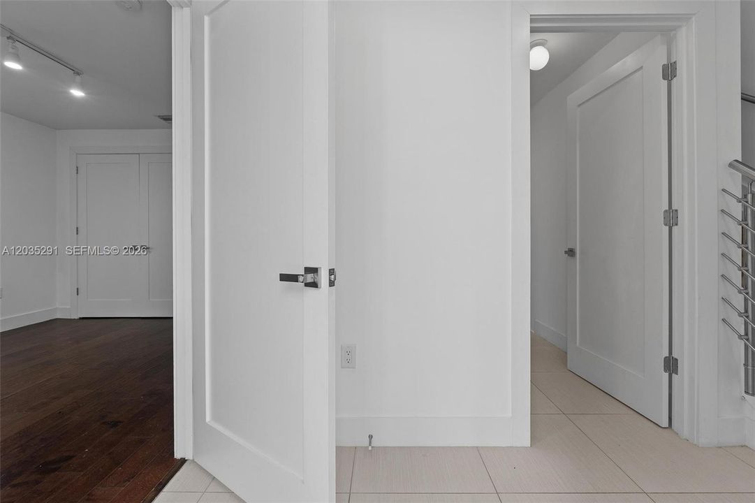 En Venta: $925,000 (4 camas, 3 baños, 2408 Pies cuadrados)