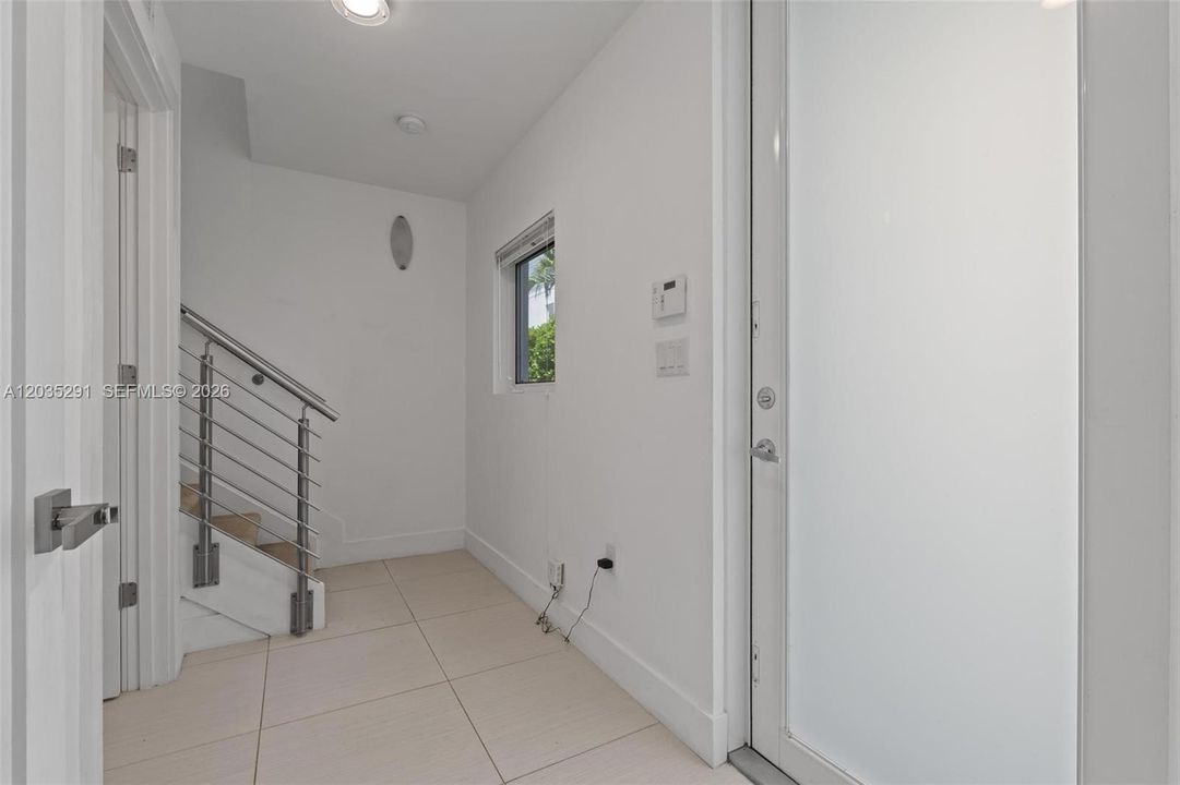 En Venta: $925,000 (4 camas, 3 baños, 2408 Pies cuadrados)