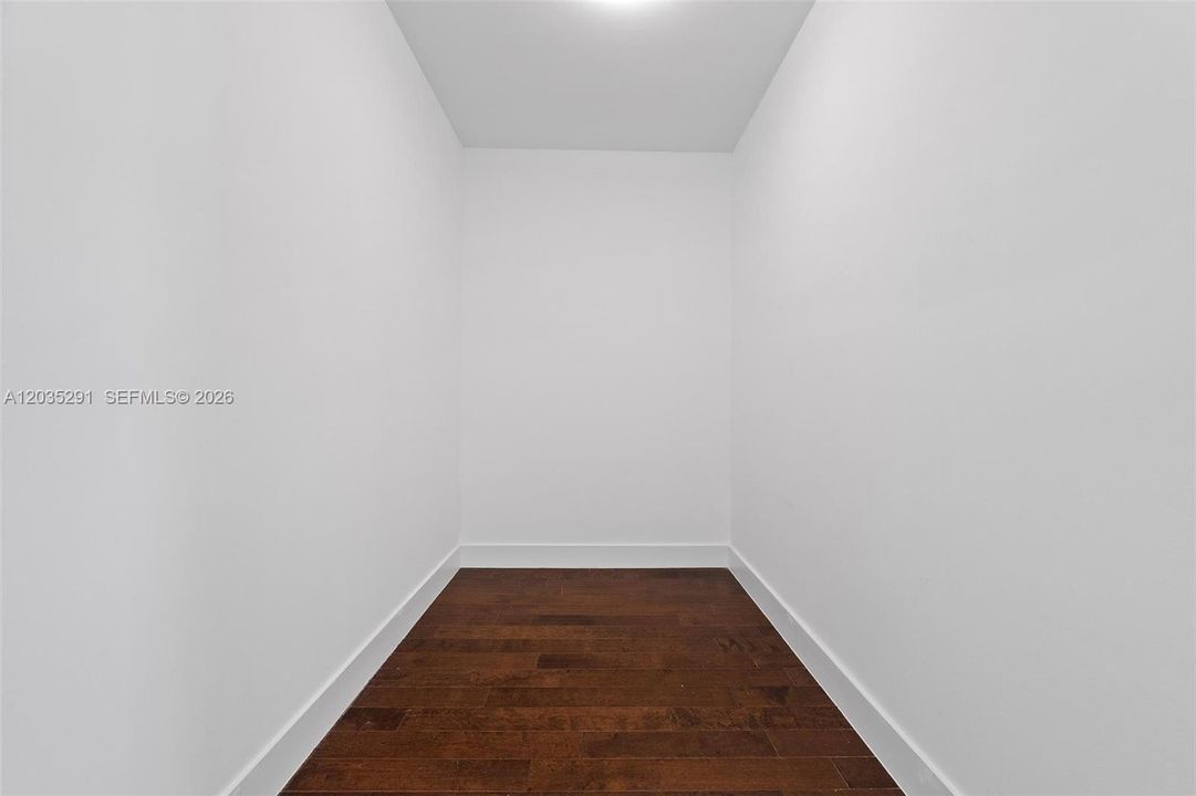 En Venta: $925,000 (4 camas, 3 baños, 2408 Pies cuadrados)