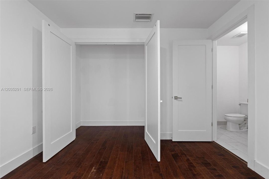 En Venta: $925,000 (4 camas, 3 baños, 2408 Pies cuadrados)