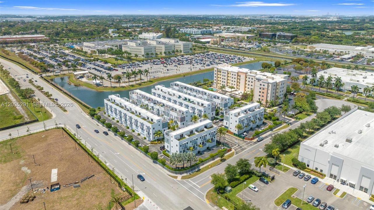 En Venta: $925,000 (4 camas, 3 baños, 2408 Pies cuadrados)