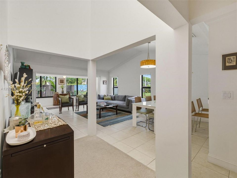 В аренду: $3,375 (3 спален, 2 ванн, 1359 Квадратных фут)