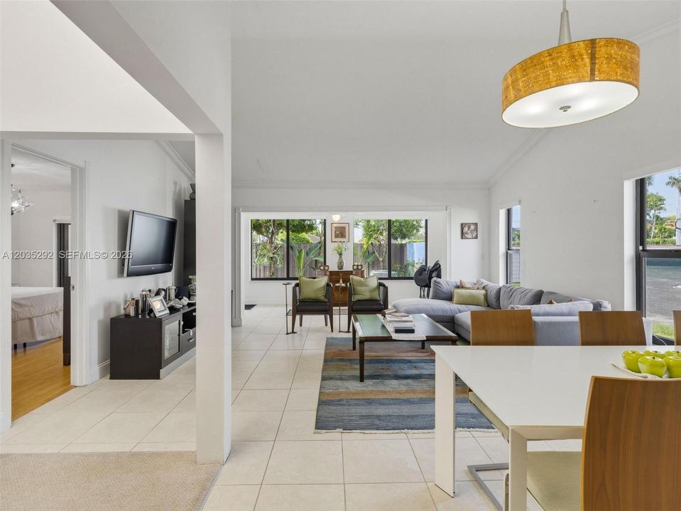 В аренду: $3,375 (3 спален, 2 ванн, 1359 Квадратных фут)