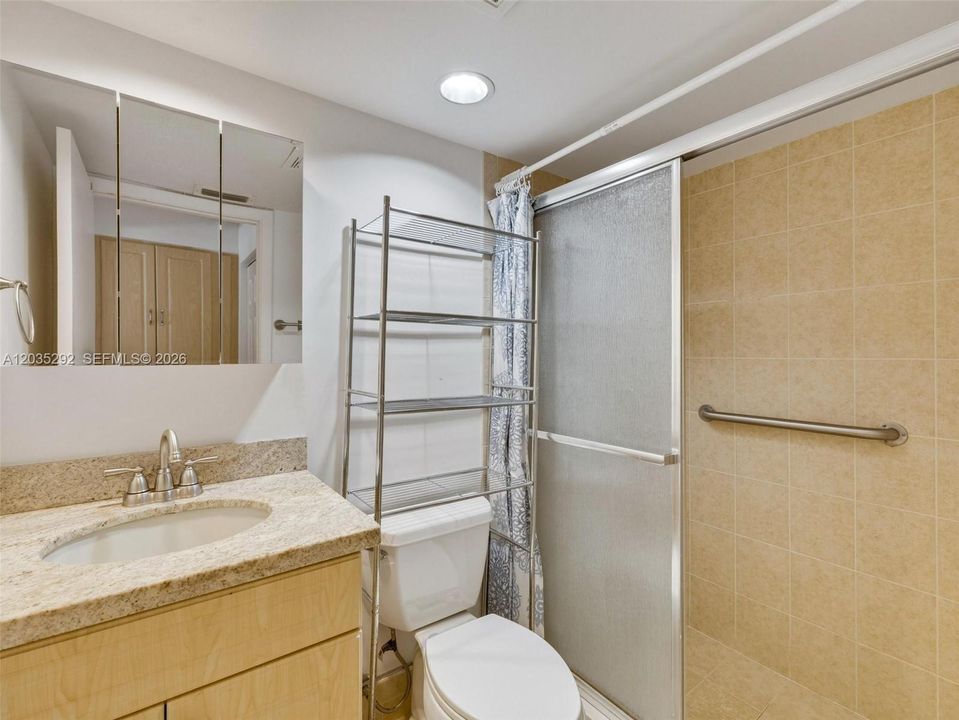 В аренду: $3,375 (3 спален, 2 ванн, 1359 Квадратных фут)