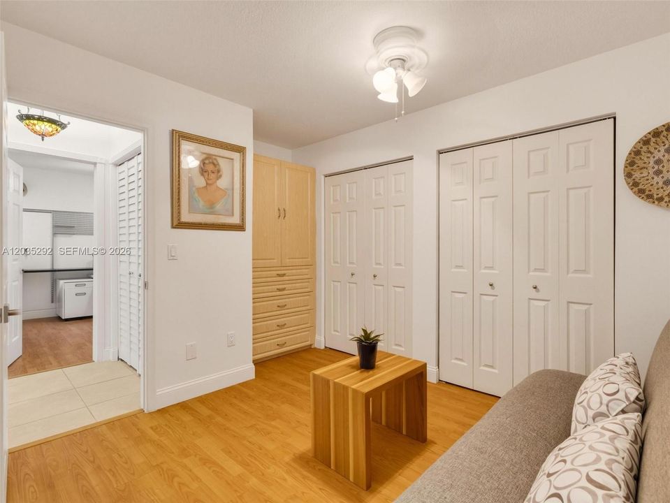В аренду: $3,375 (3 спален, 2 ванн, 1359 Квадратных фут)