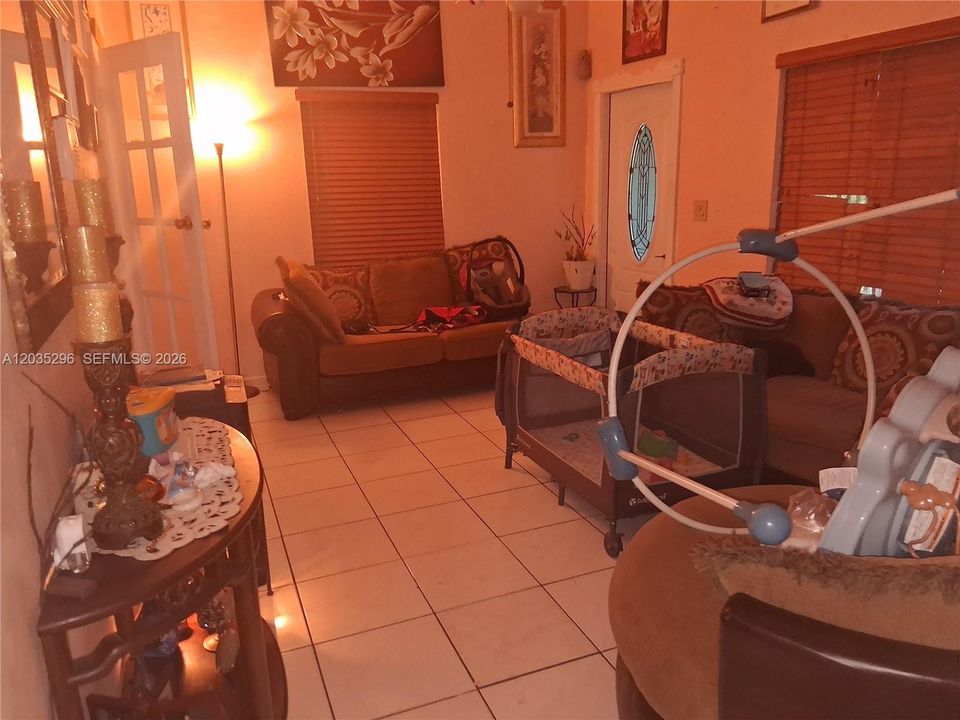 En Venta: $515,000 (3 camas, 2 baños, 1148 Pies cuadrados)