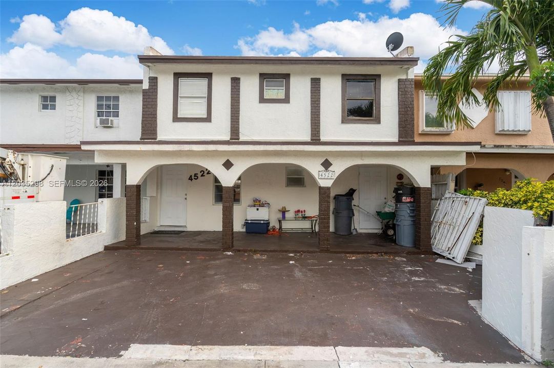For Sale: $385,000 (4 beds, 2 baths, 1211 Square Feet)