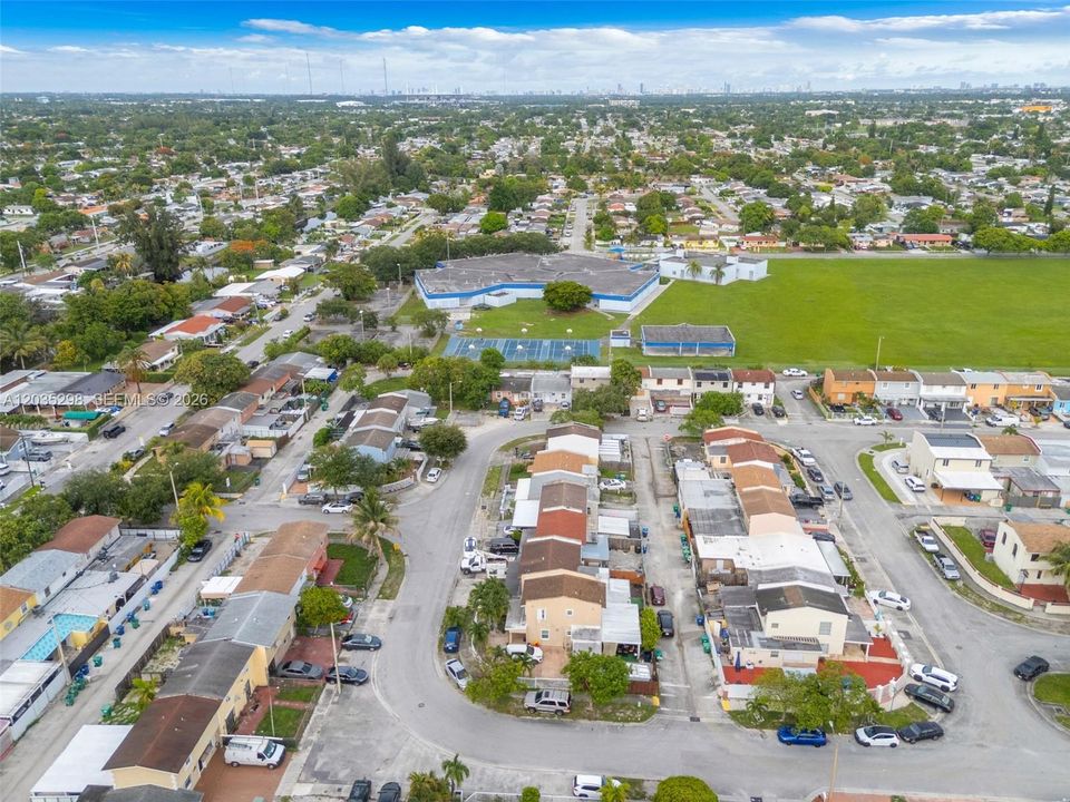 For Sale: $385,000 (4 beds, 2 baths, 1211 Square Feet)