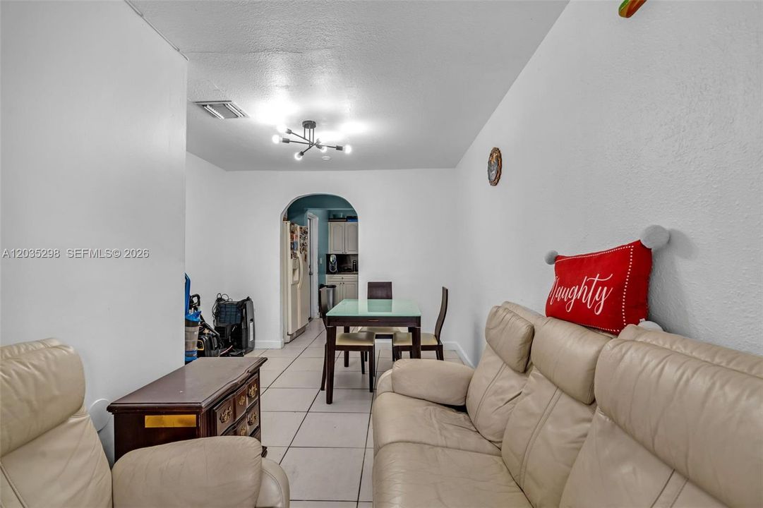 For Sale: $385,000 (4 beds, 2 baths, 1211 Square Feet)