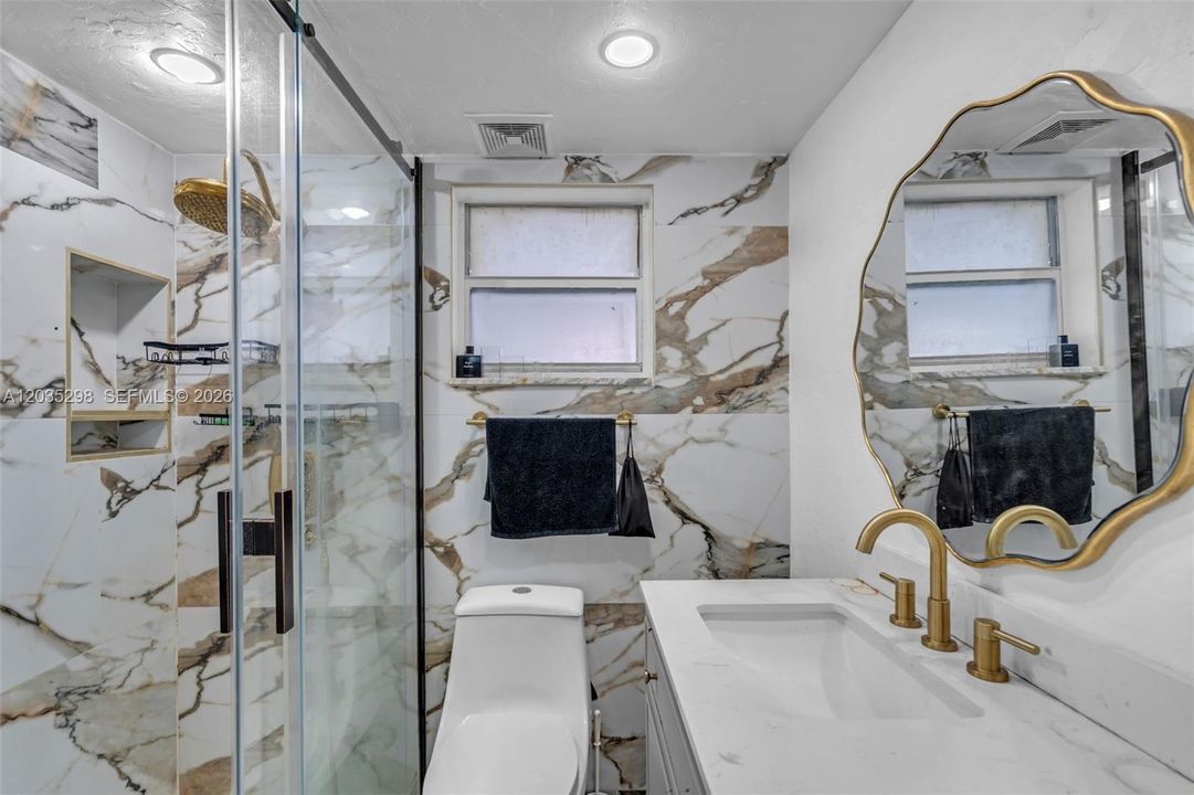 For Sale: $385,000 (4 beds, 2 baths, 1211 Square Feet)
