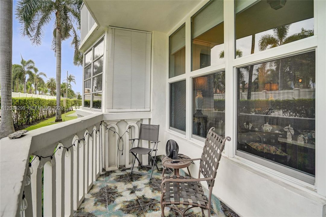 For Sale: $245,000 (1 beds, 1 baths, 850 Square Feet)