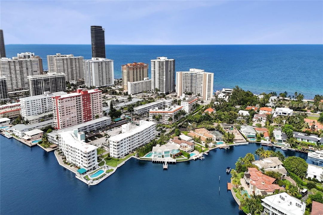 For Sale: $245,000 (1 beds, 1 baths, 850 Square Feet)