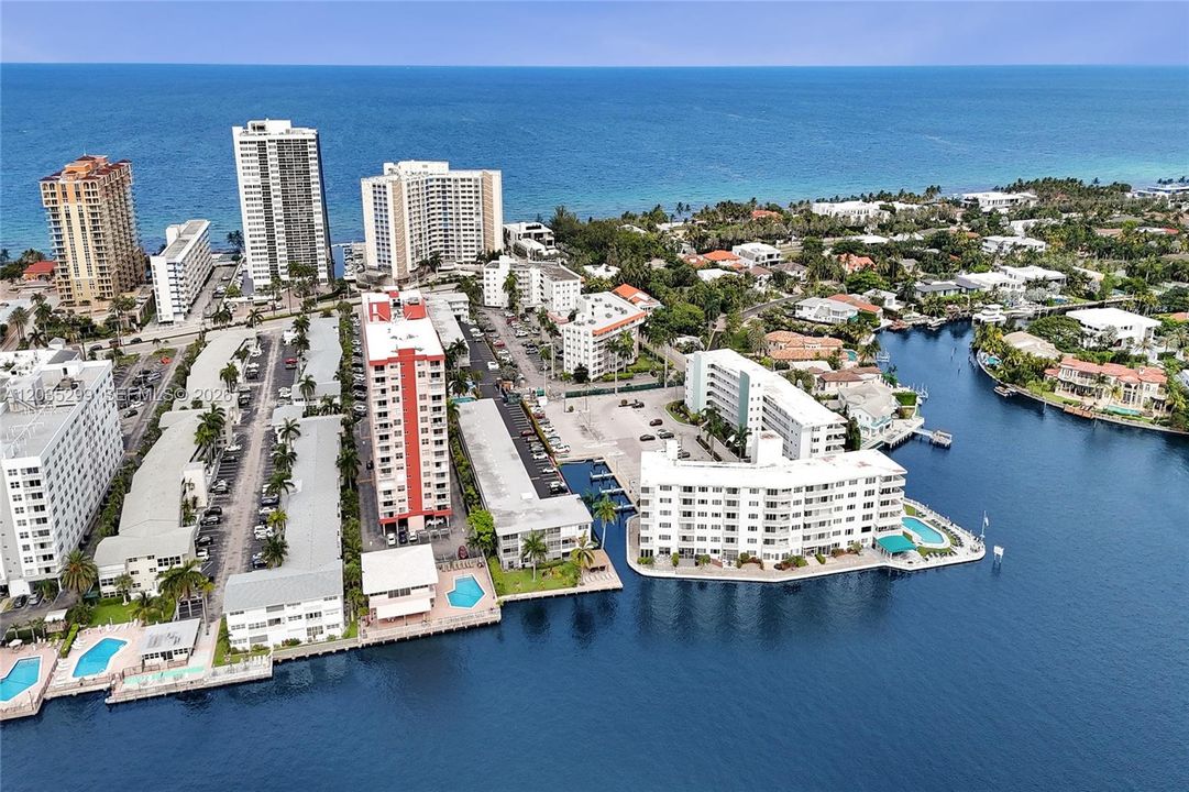 For Sale: $245,000 (1 beds, 1 baths, 850 Square Feet)