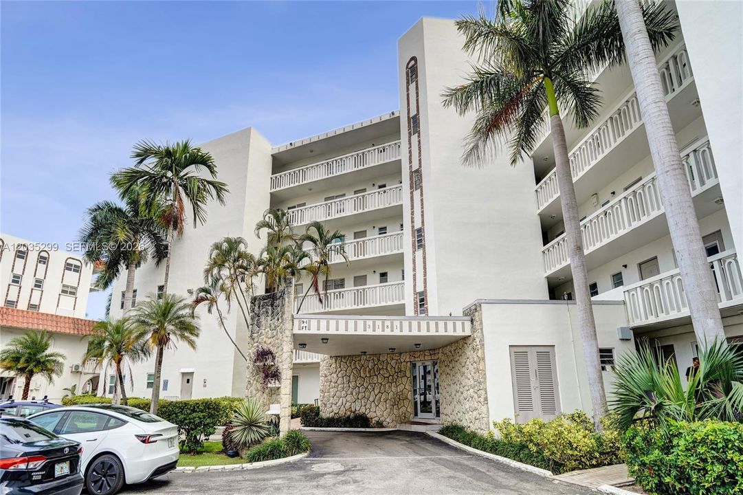 For Sale: $245,000 (1 beds, 1 baths, 850 Square Feet)