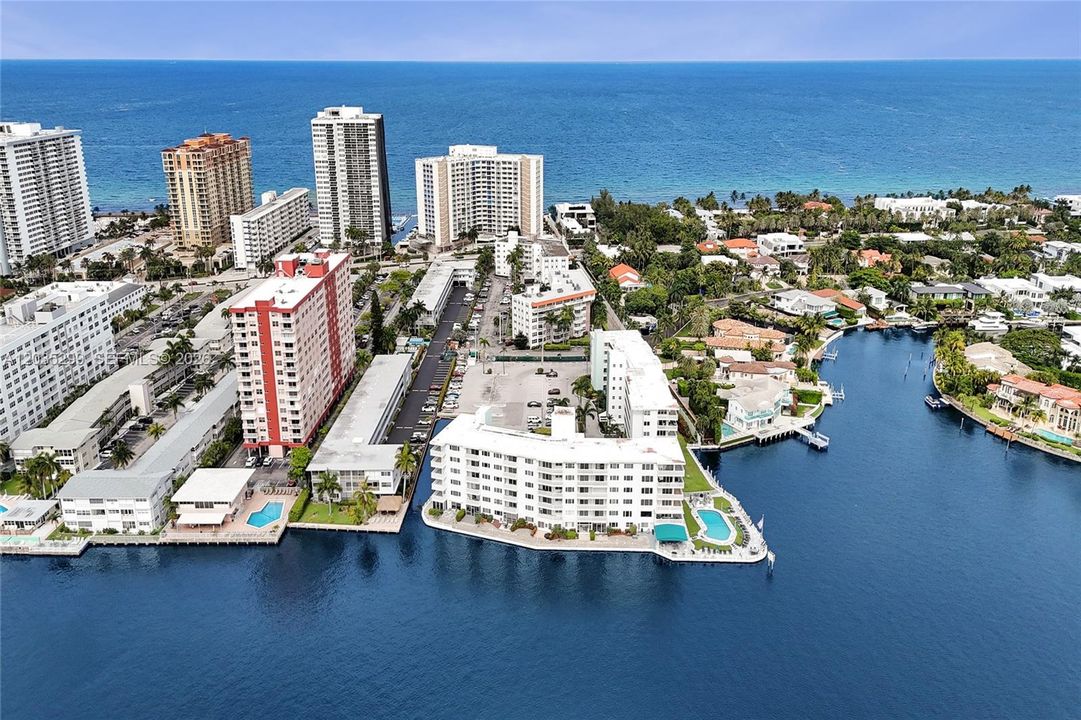 For Sale: $245,000 (1 beds, 1 baths, 850 Square Feet)