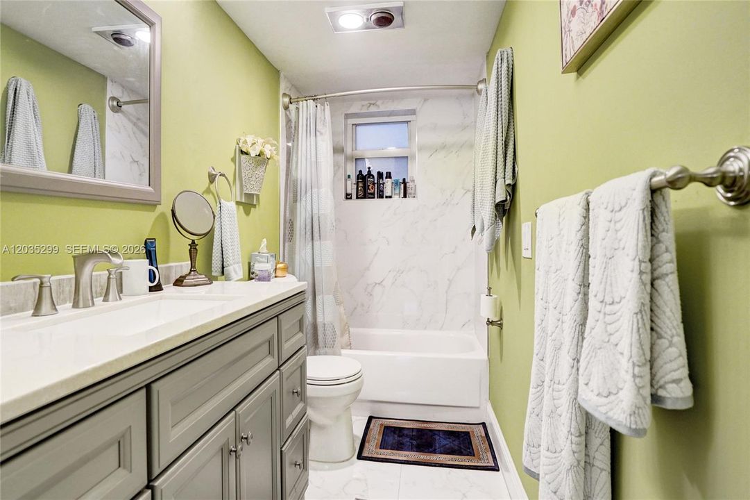 For Sale: $245,000 (1 beds, 1 baths, 850 Square Feet)
