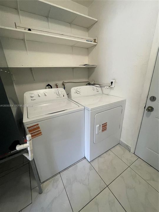 В аренду: $3,900 (4 спален, 2 ванн, 1580 Квадратных фут)