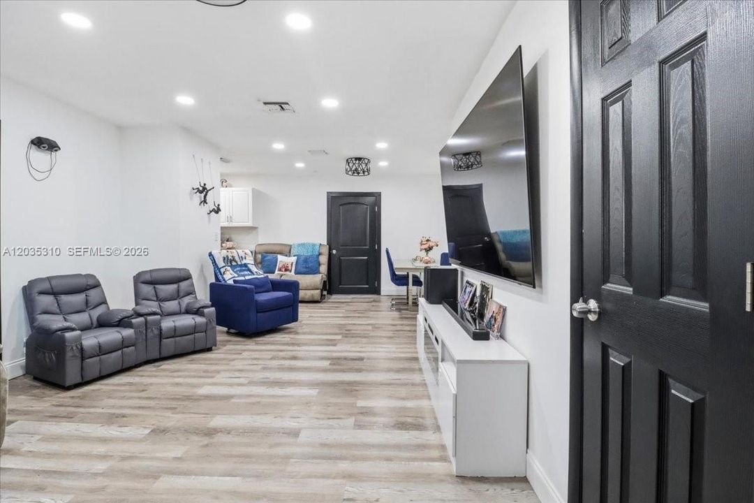 En Venta: $525,000 (3 camas, 2 baños, 1420 Pies cuadrados)