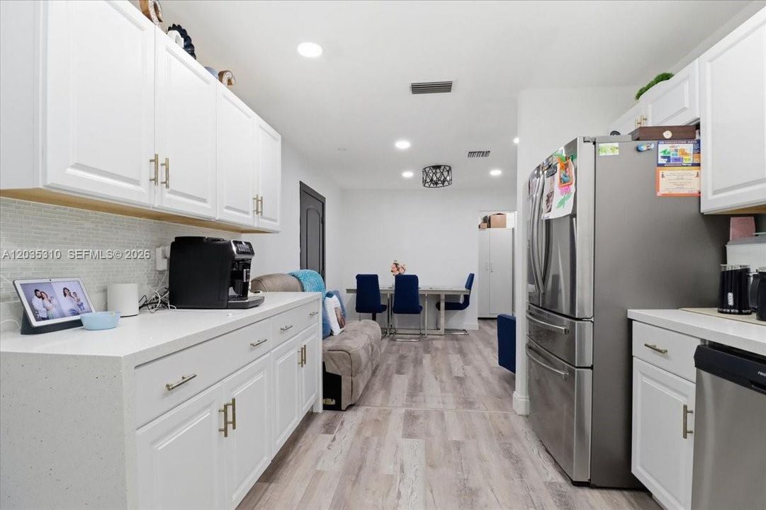 En Venta: $525,000 (3 camas, 2 baños, 1420 Pies cuadrados)