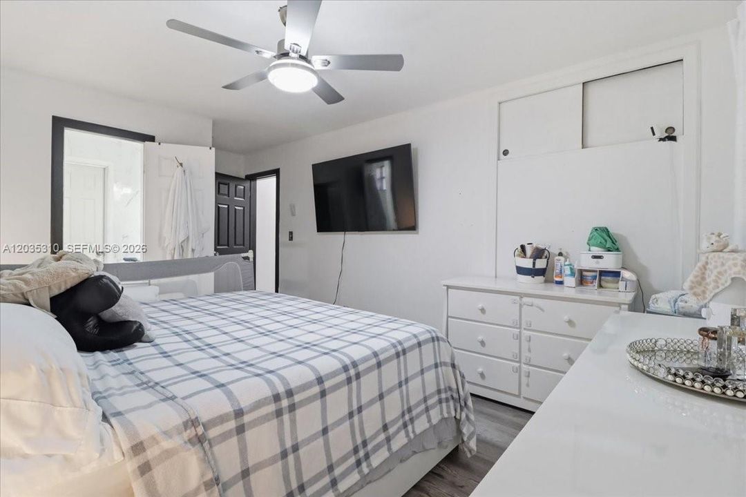 En Venta: $525,000 (3 camas, 2 baños, 1420 Pies cuadrados)