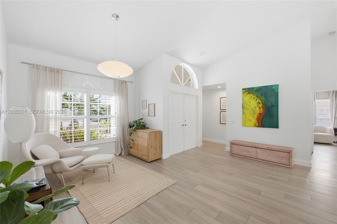 For Sale: $1,095,000 (4 beds, 3 baths, 2707 Square Feet)