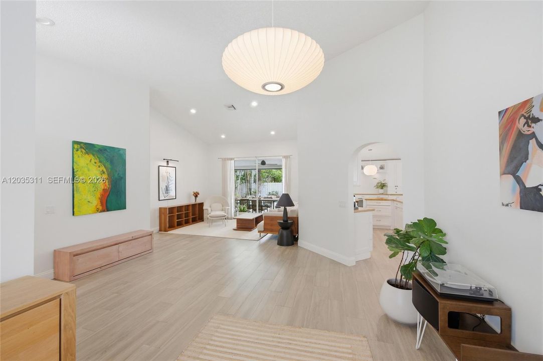 For Sale: $1,095,000 (4 beds, 3 baths, 2707 Square Feet)