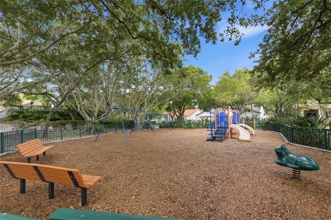 For Sale: $1,095,000 (4 beds, 3 baths, 2707 Square Feet)