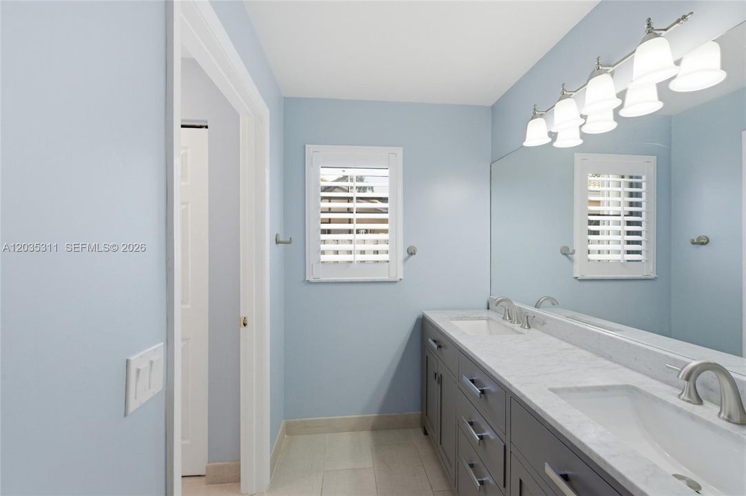 For Sale: $1,095,000 (4 beds, 3 baths, 2707 Square Feet)
