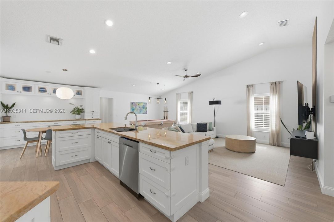 For Sale: $1,095,000 (4 beds, 3 baths, 2707 Square Feet)