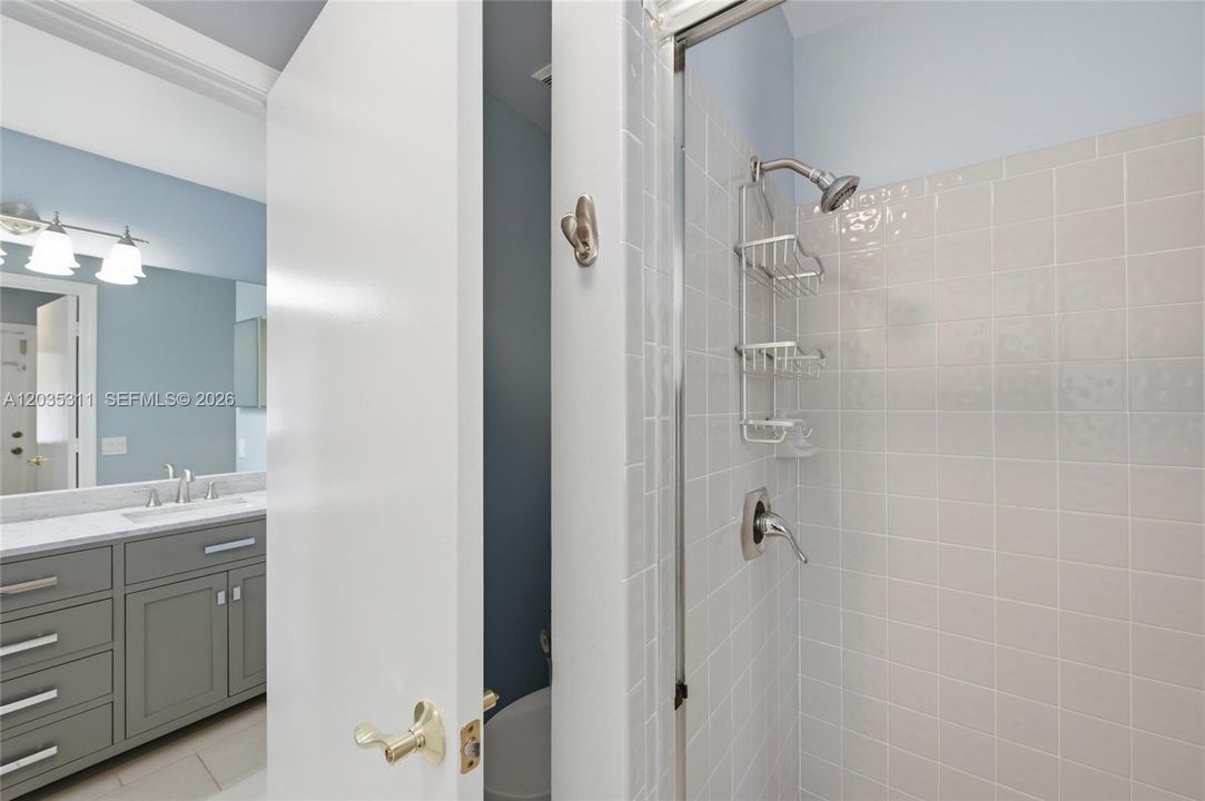 For Sale: $1,095,000 (4 beds, 3 baths, 2707 Square Feet)