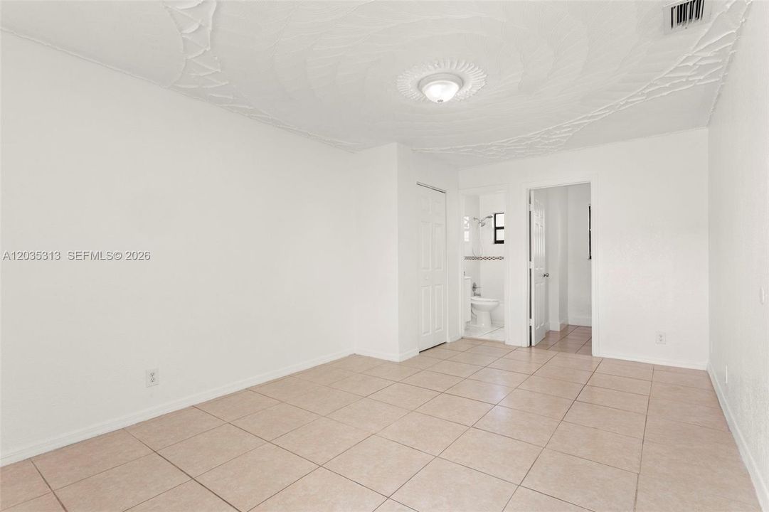 For Rent: $2,850 (3 beds, 2 baths, 2250 Square Feet)