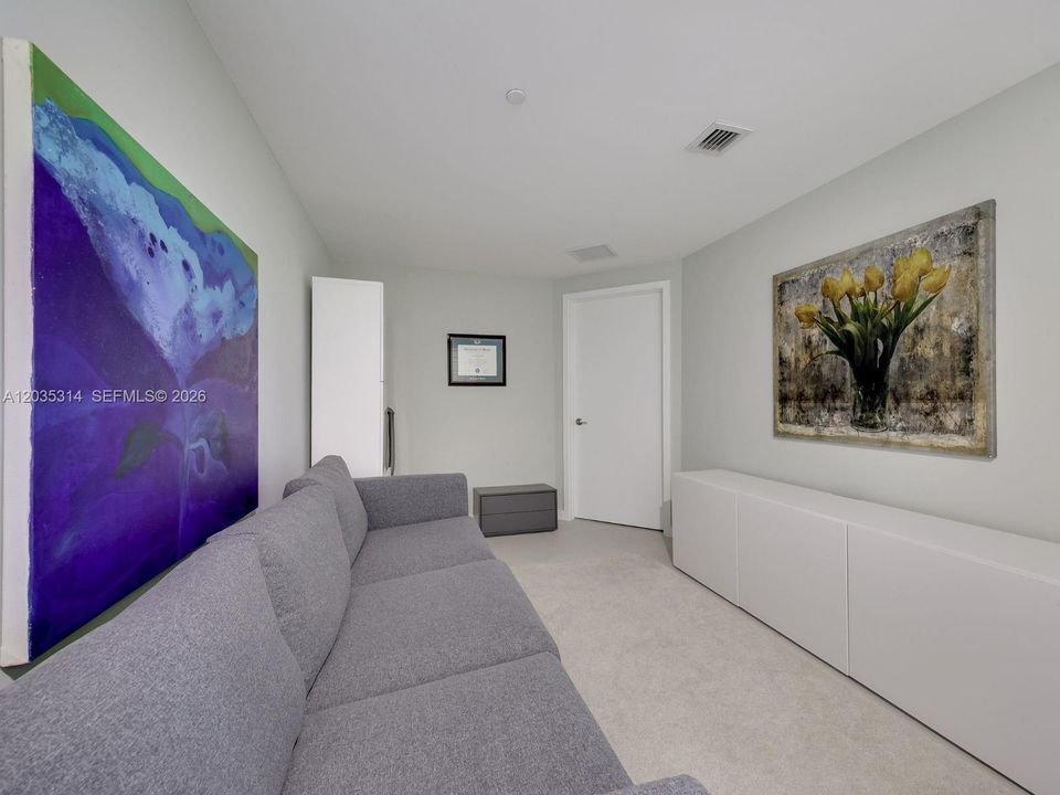 В аренду: $5,200 (2 спален, 2 ванн, 1195 Квадратных фут)
