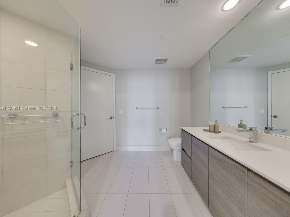 В аренду: $5,200 (2 спален, 2 ванн, 1195 Квадратных фут)