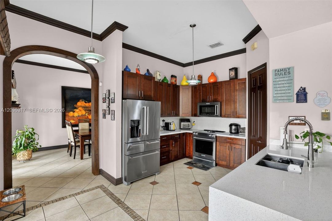 For Sale: $875,000 (4 beds, 3 baths, 2326 Square Feet)